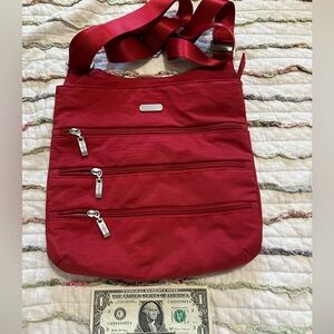 Baggallini cross body, lots of pockets!